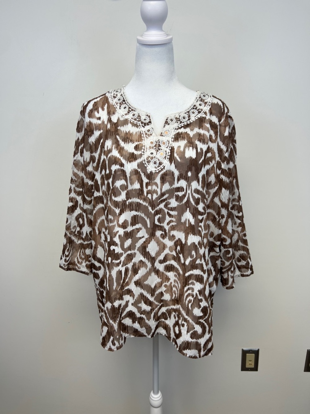Alfred Dunner Women's Brown White Animal Print V Neck 3/4 Sleeve Blouse Size 16